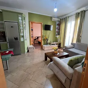 Buneci , Tirana Albania
