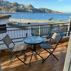 Rosal Schiso , Giardini Naxos Italia